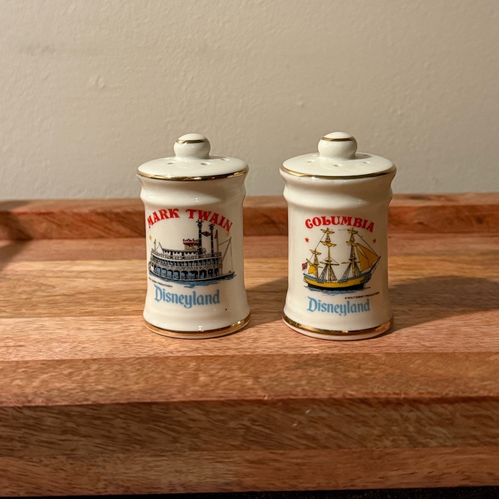 Vintage Disneyland Mark Twain & Columbia Ships Ceramic Salt & Pepper Shakers